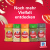 Eine Anzeige mit einer Vielzahl von McCormick Gewürzen einschließlich Srpet Turmeric X06-Ge neben Kreuzkümmel Knoblauch Oregano und schwarzem Pfeffer um dazu anzuregen noch mehr Vielfalt zu entdecken.